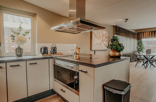 Municipality of Uitgeest Boat Rental | Central houseboat on lake, near beach & cities