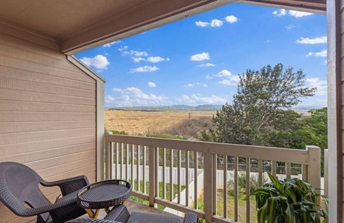 Waipio Apartment | Central Island Living | AC, Parking, Kitchen, W/D