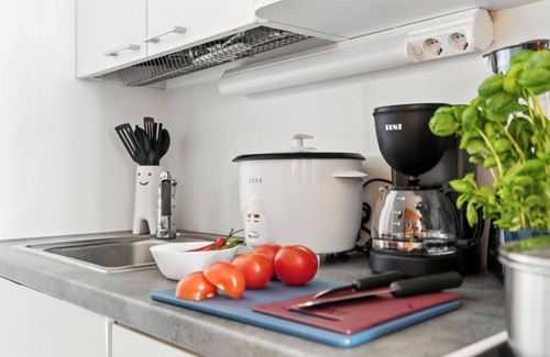 Punavuori Apartment | Central Jugend House in Walkable Area. Tram/Bus 200m. Netflix/Wi-Fi.