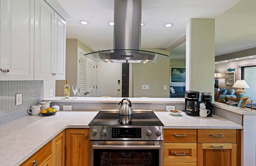Kiawah Island Condo | Central Kiawah in Turtle Point with Golf Views! w/Elevator Access!