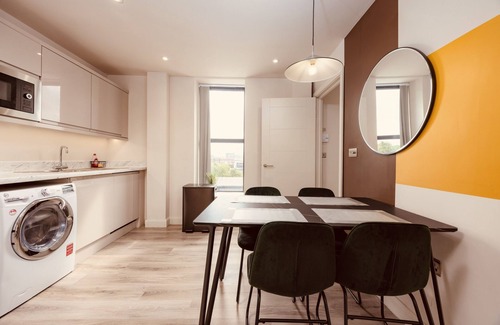 Leeds Apartment | Central Leeds Penthouse 2BR Duplex&Free Parking