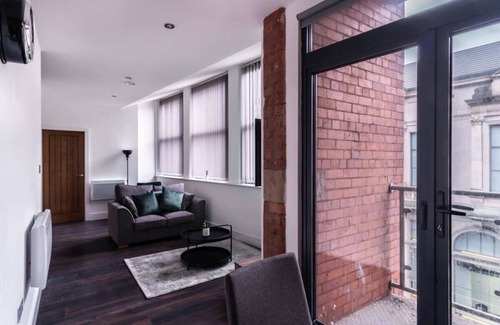 Liverpool City Centre Apartment | Central Liverpool 1 Bed Apartment w Balcony