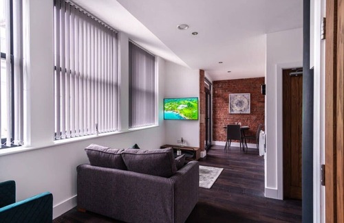 Liverpool City Centre Apartment | Central Liverpool 1 Bed Apartment w Balcony