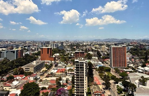 Zona 10 Apartment | Central Location, Secure, Vibrant Night Life!