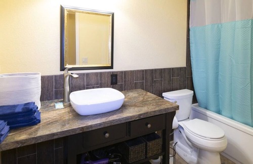 Blue Oak Terrace Revised Villa | Central Location 4BR w/Arcades & Spacious Parking