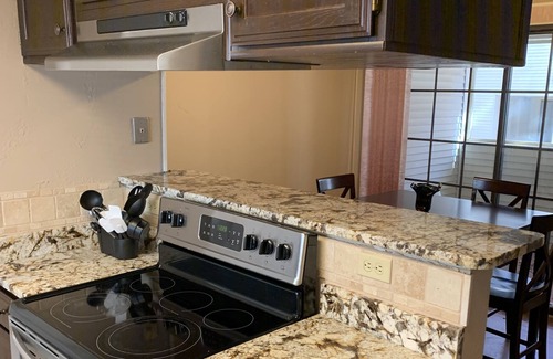 Brentwood Condo | Central location comfy 2/2 walkable restaurants and shopping 2 pools