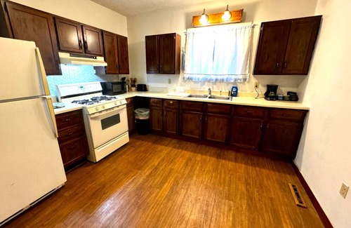 Omer Ski Chalet | Central Location for fishing, hunting, & more in MI’s Smallest City!