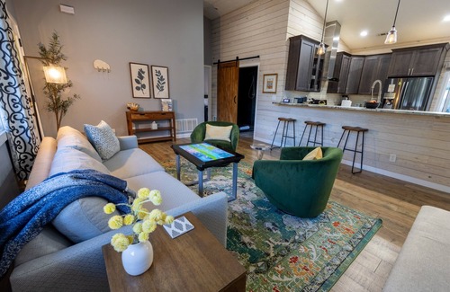 Normal House | Central location | Hot Tub | Heated Pool | Digital Game Table