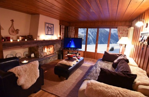 Bruson Apartment | Central Location just 2 minutes from Le Medran