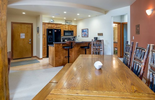 Rossland Condo | Central location, Lots of Space, Hot Tub