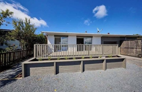 Kaikoura Apartment | Central Location | Mountain Views | Warm - KK5436, Central Location | Mountain Views | Sunny
