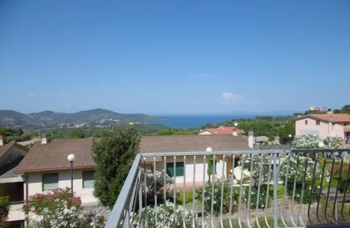 Capoliveri Apartment | Central location with sea view - Casa Consuelo Apartment 1