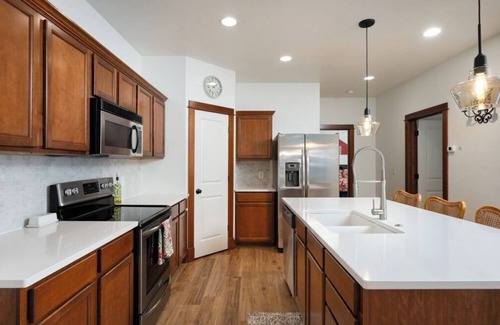 Bozeman House | Central Location with Western Flair