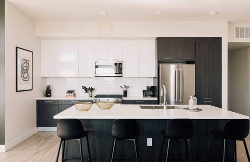 Highland Condo | Central LoHi Clubhouse | Skyline View | Sleeps 12!