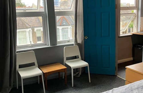 Kensal Green Apartment | Central London Flat in Kensal Green Newly renovated on quiet private street