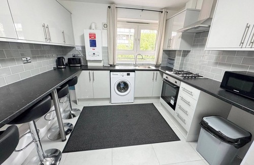 Whitechapel Apartment | Central London Flat – Bright, Modern 2-Bed Apartment.