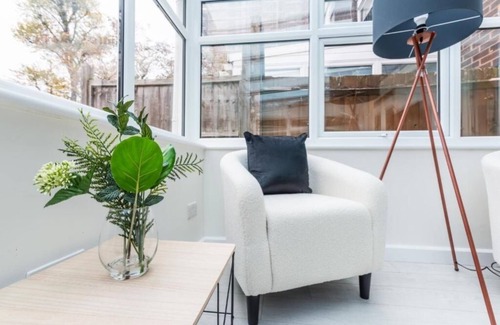 Swiss Cottage House | Central London House 10 mins Walk To Regents Park