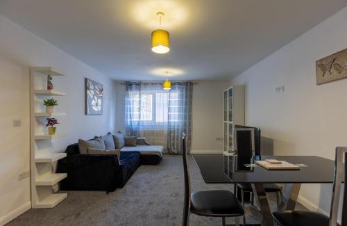 Luton Apartment | Central Luton Ground Floor Flat Sleeps 4