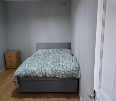 Whitechapel Apartment | Central Luxe Stay - 4 mins to Aldgate East Station