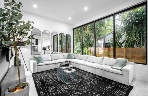 West Little Havana House | Central Miami Luxury Home, Heated Pool, Jacuzzi, Billiards, Grill