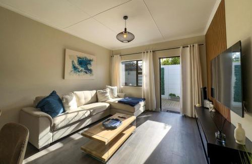 Velddrif Apartment | Central Modern 2 Bedroom - Bergrivier Hideaway