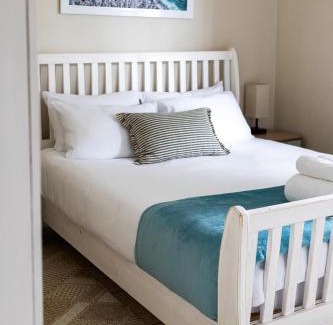 Velddrif Apartment | Central Modern 2 Bedroom - Bergrivier Hideaway