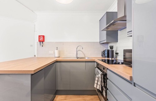 Leeds Apartment | Central Modern Flat - Sleeps 6 - Free Parking