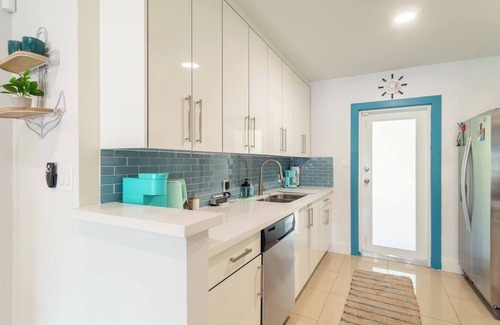Central Fort Lauderdale House | Central Nautical Themed 4 bed 2 bath Home