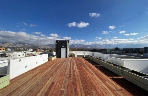 People's Freeway Apartment | Central Ninth Lofty Sun Filled B05