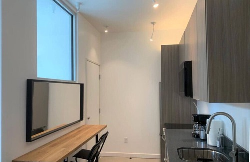 People's Freeway Apartment | Central Ninth Trendy Mod 107