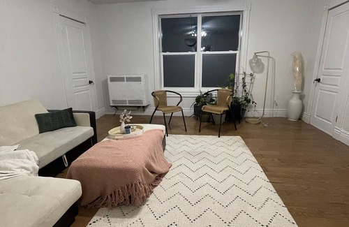 London Apartment | CENTRAL OLD EAST VILLAGE TOP UNIT: 2 bdrm, amenities close