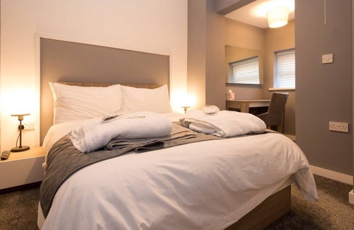 Riverside Apartment | Central One Bedroom Apartment