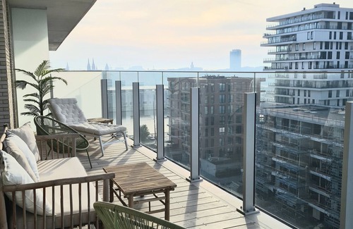 Ostend Apartment | Central Park Suite with sea view terrace, pool and gym, access to quiet beaches
