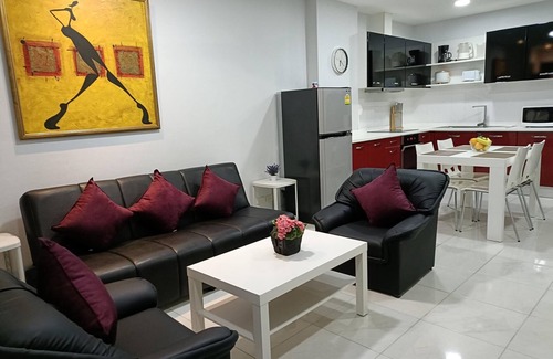 Patong Apartment | Central Patong apartment, close to everything!