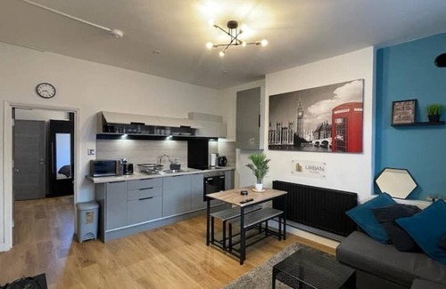 Peterborough Apartment | Central PE1 Modern Appt WiFi TV Kitchen Comfort