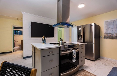 North Raleigh House | Central Pet-Friendly 2BR with Large Private Yard