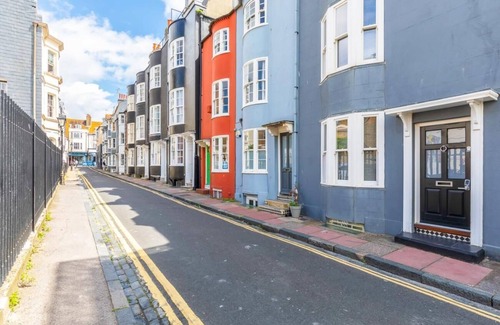 Kemptown House | Central Pier Place | By My Getaways