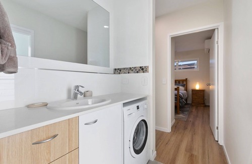 Point Lookout Apartment | Central Point Lookout within walking distance of beaches, shops, hotel.