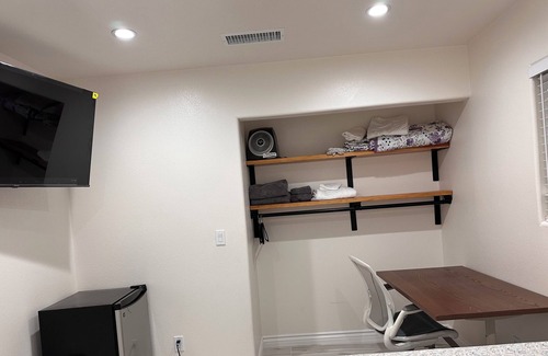 Simi Valley House | Central room in Simi Valley 3 minutes driving from RevolutionChurch