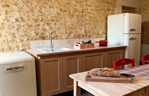 Sarlat-la-Caneda House | CENTRAL SARLAT. STONE VILLA IN LARGE GARDENS WITH PRIVATE POOL.
