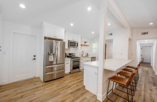 Serra Mesa House | Central SD Modern&Family-Friendly Home-BBQ Non-Toxic Home -Allergy Friendly