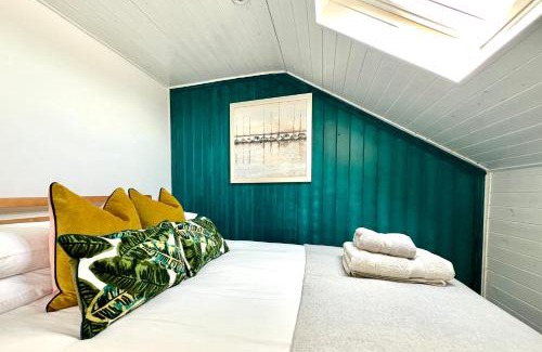 Broadstairs Apartment | Central, Seaview Apartment, 3 beds, 2 baths, kid & dog friendly at The Lookout Broadstairs