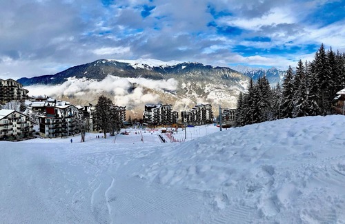 La Perriere Apartment | Central Ski-In/Out Apartment, Parking & Pets Allowed