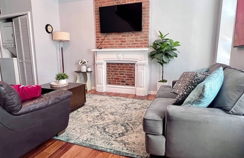 Soulard Apartment | Central Soulard 2 Bedroom 2 Bath - In Unit Laundry - Long Term Welcome