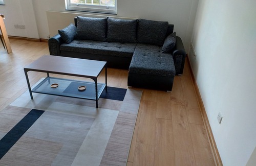 Reading Apartment | Central Spacious apartment located in the heart of it all!