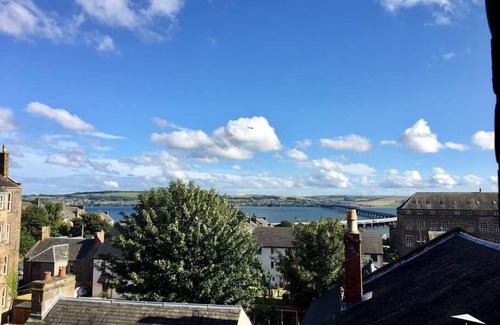 Dundee Apartment | ☆ Central, Spacious Apartment Close to University☆