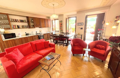 Spoleto Apartment | Central Spoleto apartment with large sunny terrace with views