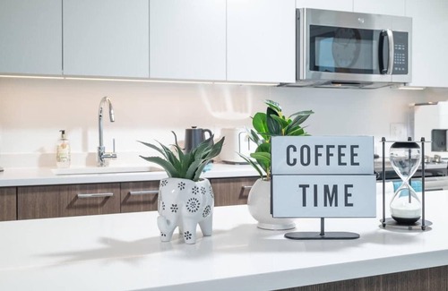 Central Square Apartment | Central Square 3BR Condo with Downtown View, Gym and Parking! 8 Sleeps