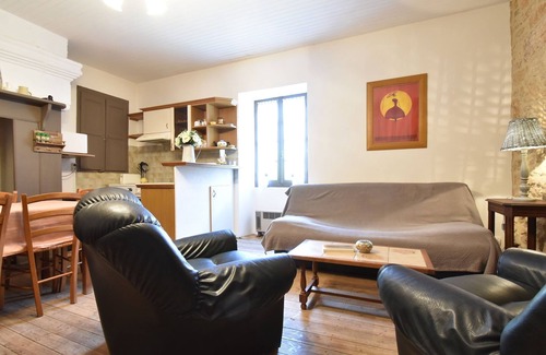 Montcabrier House | Central Stay in Kamenz