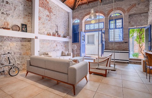 Ayvalik City Center House | Central Stone Loft - 2 mins Beach - 5 mins Marina